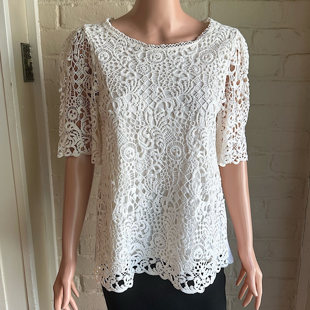 Eri + Ali size medium cream white colored crochet lace boho summer blouse